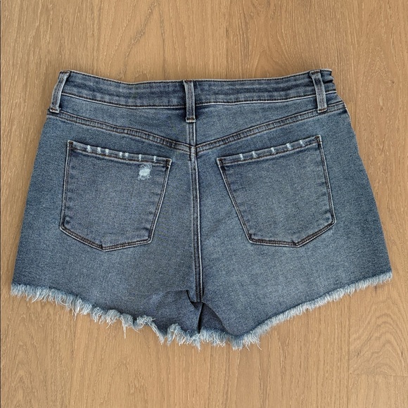 Evereve Denim Shorts - Picture 3 of 5